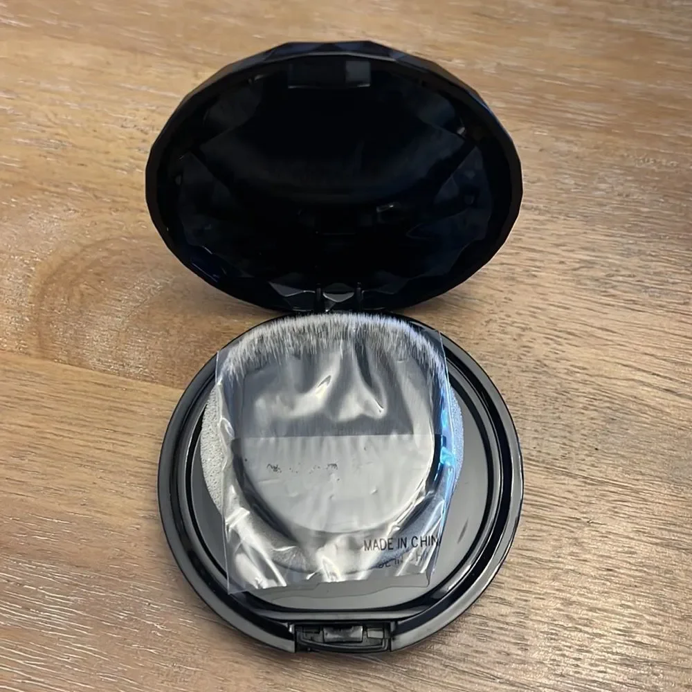 Kristofer Buckle Matte Warming Powder